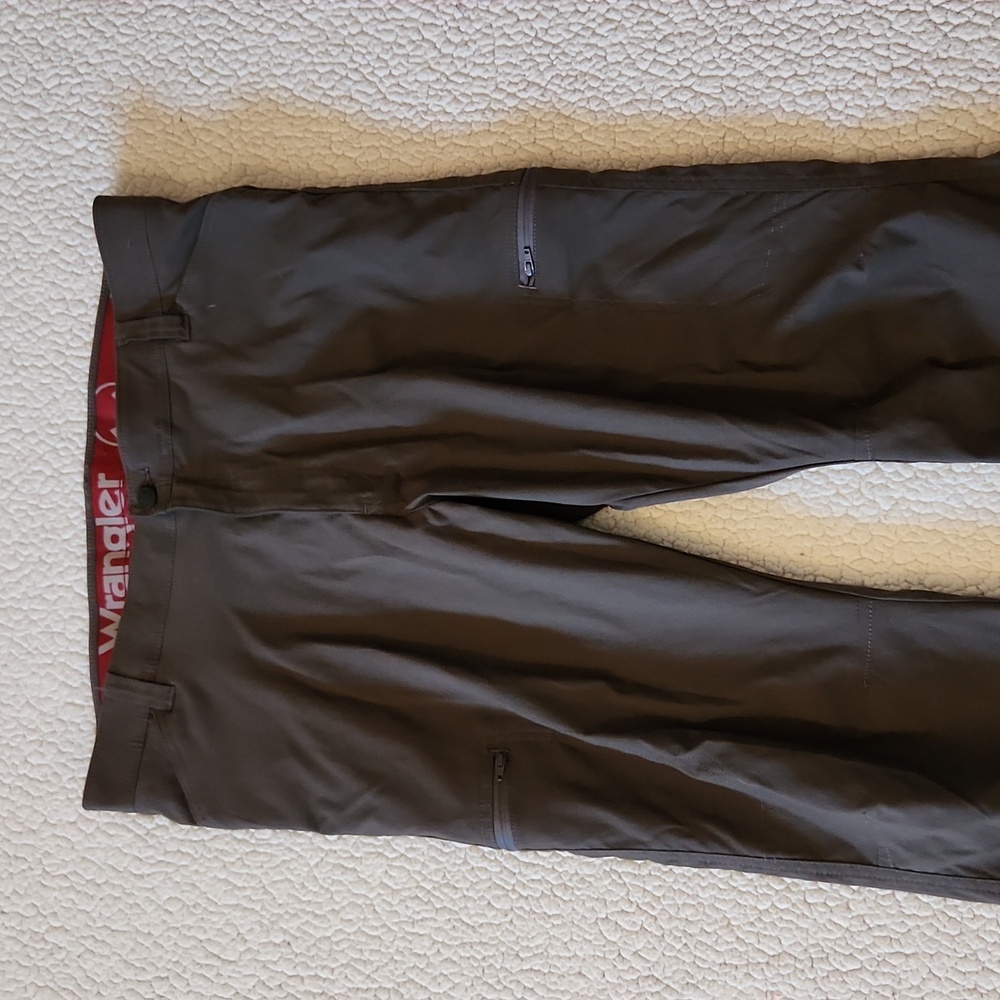 Wrangler Outdoor Performance Flex Fit Duo Dry Relaxed Fit Cargo Khaki Pants - Picture 2 of 10